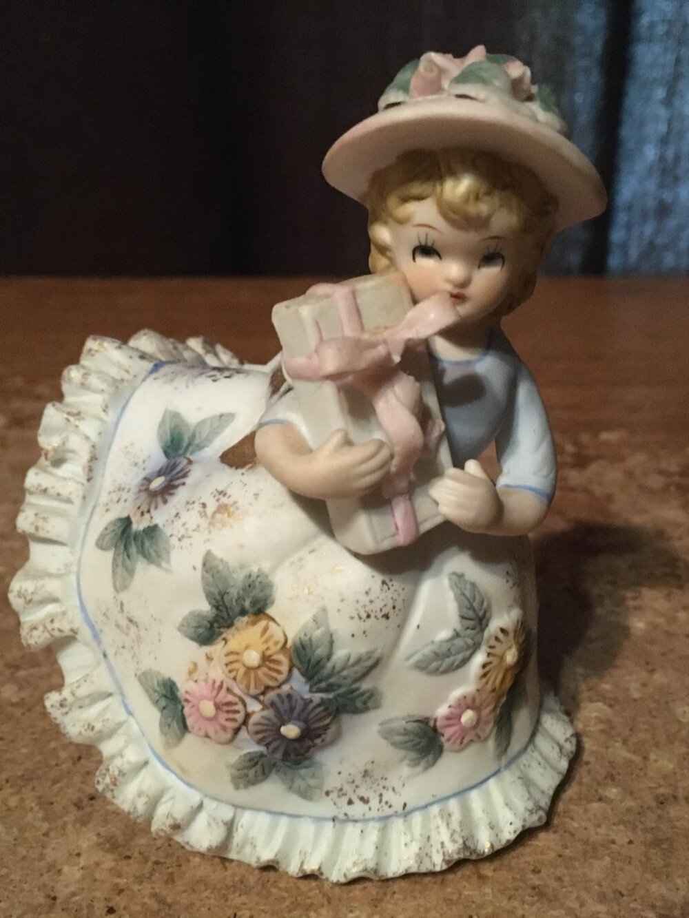 VINTAGE LEFTON FLORAL BLOOMER GIRL KW2322 WITH PRESENTLIFTED SKIRT IN BACK